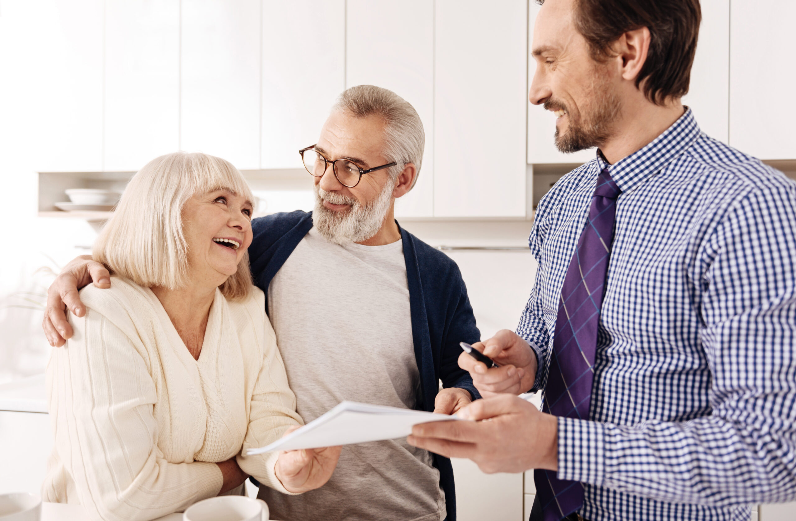 A business professional having a positive face-to-face interaction with his client.